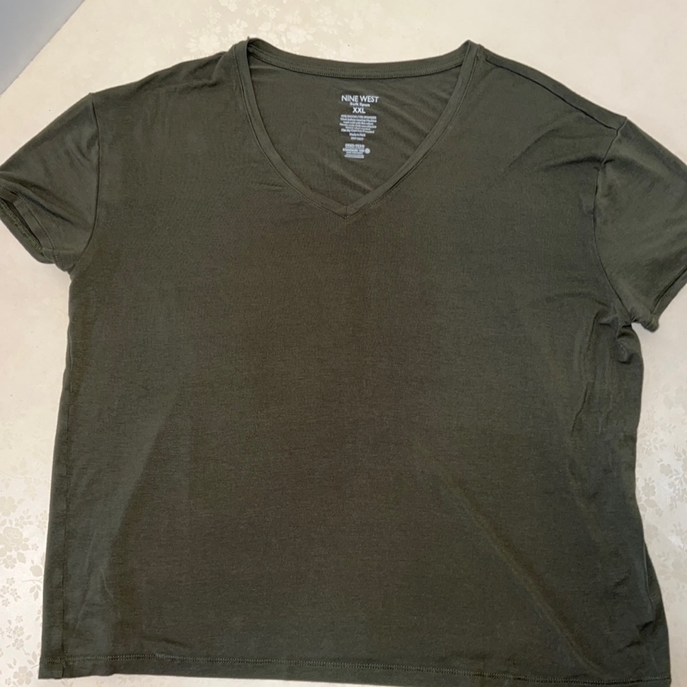 Nine West Soft Spun Green T-shirt.  Size XXL.